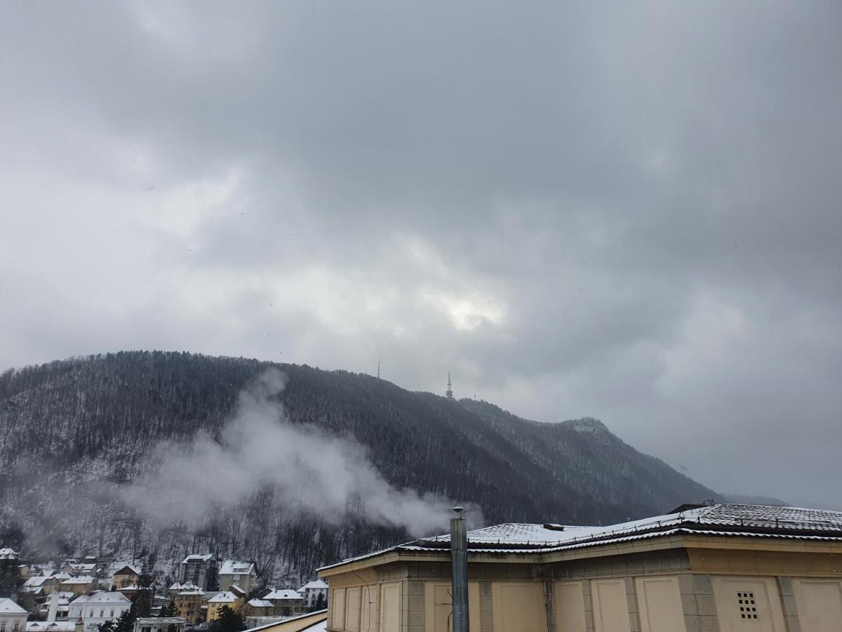 Apart Hotel Vlad Tepes Брашов Екстериор снимка