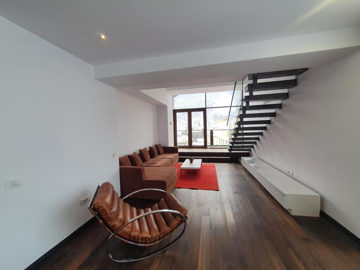 Apart Hotel Vlad Tepes Брашов Екстериор снимка