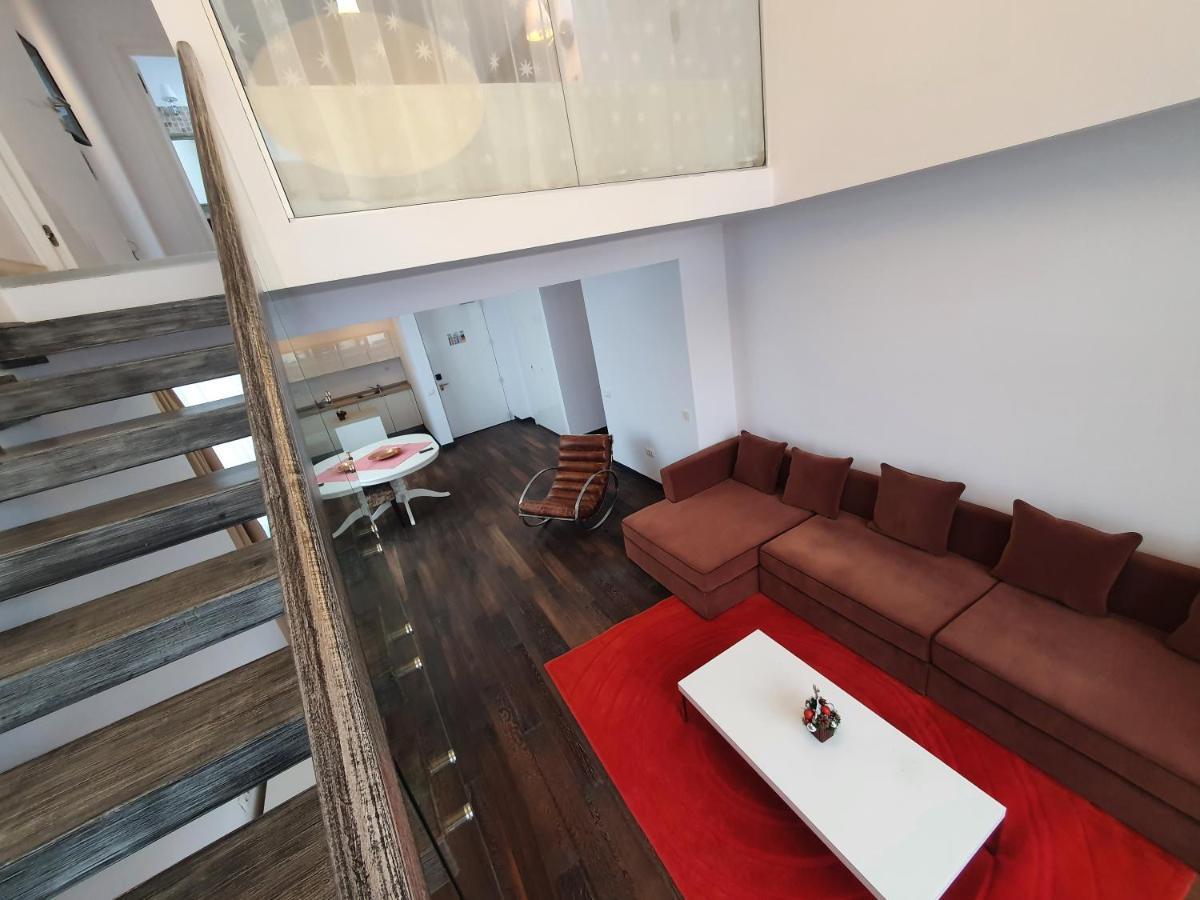 Apart Hotel Vlad Tepes Брашов Екстериор снимка