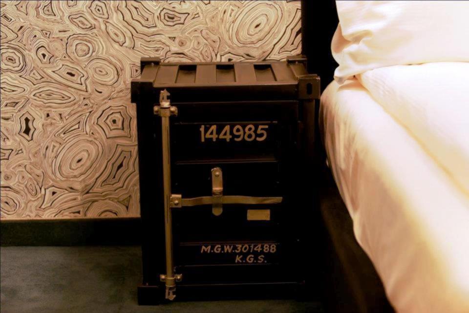 Apart Hotel Vlad Tepes Брашов Екстериор снимка