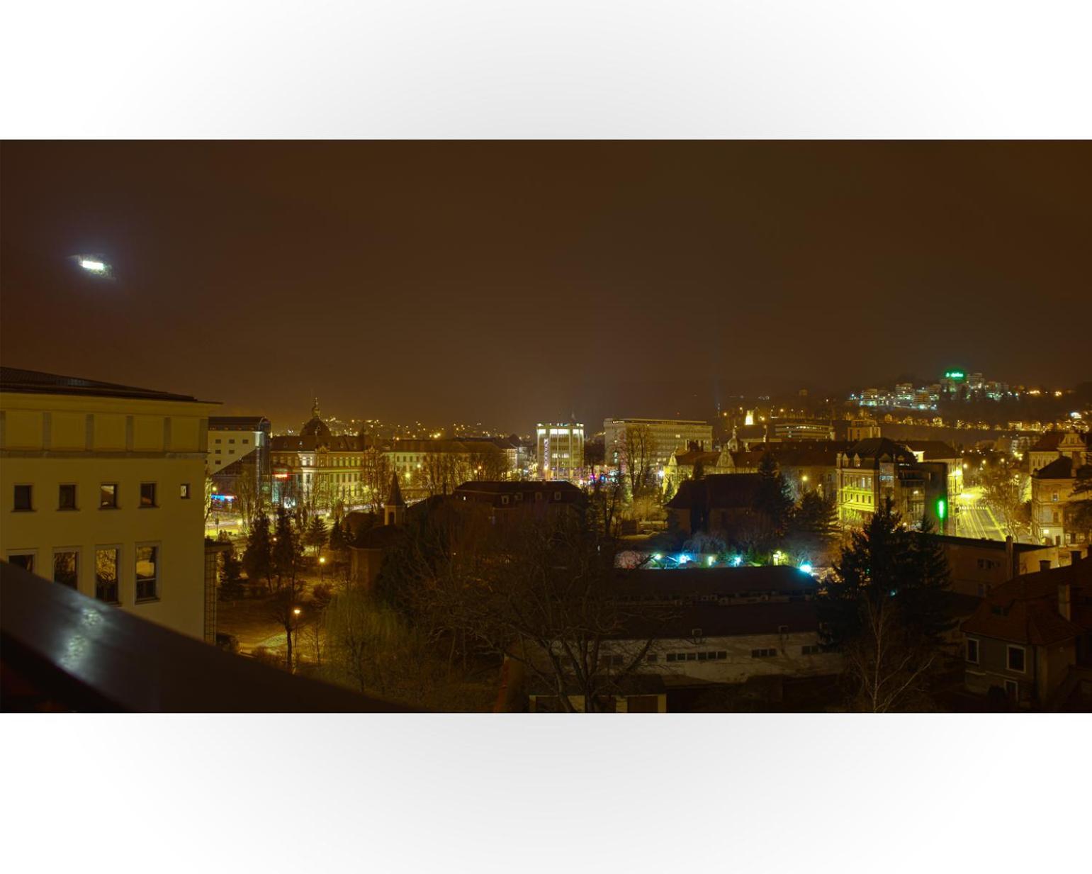 Apart Hotel Vlad Tepes Брашов Екстериор снимка