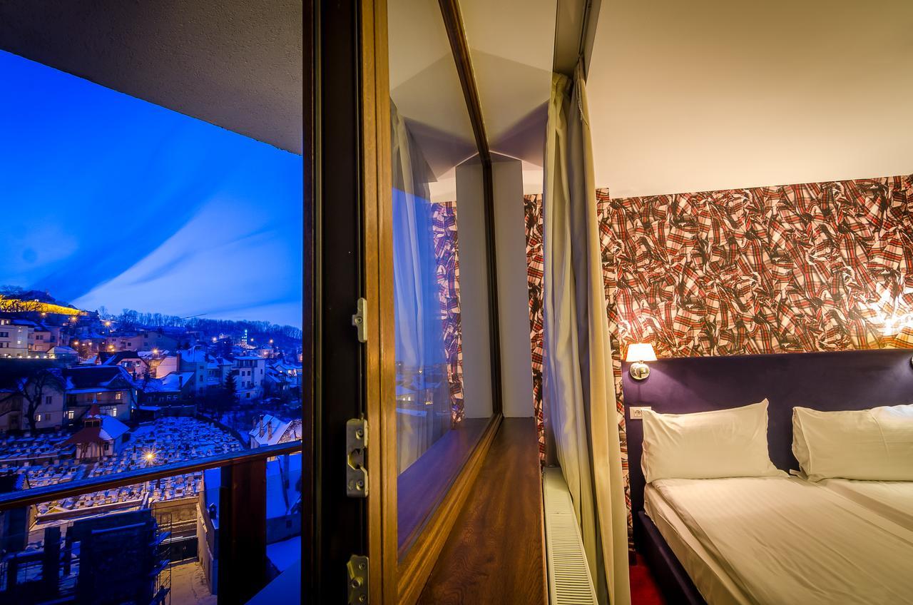 Apart Hotel Vlad Tepes Брашов Екстериор снимка