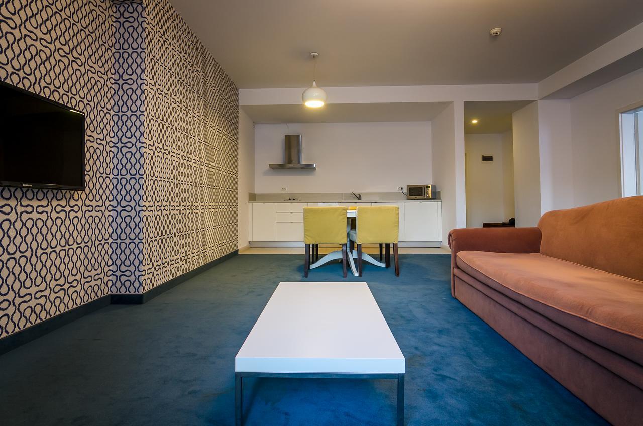 Apart Hotel Vlad Tepes Брашов Екстериор снимка