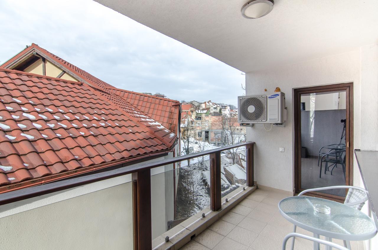 Apart Hotel Vlad Tepes Брашов Екстериор снимка