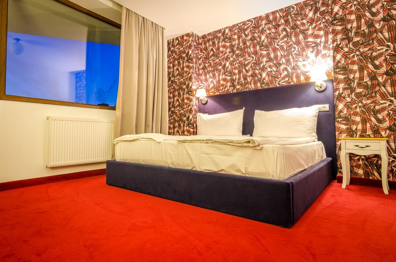 Apart Hotel Vlad Tepes Брашов Екстериор снимка